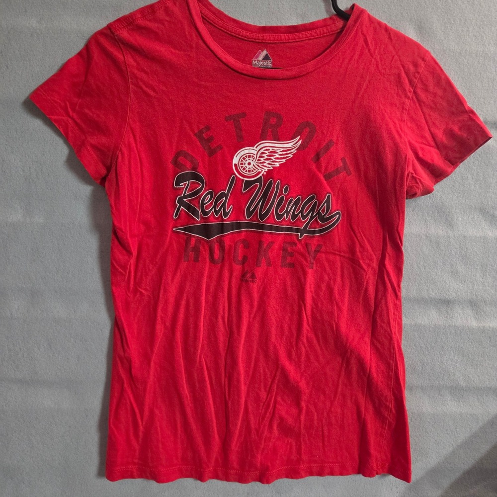 Majestic Detroit Red Wings Hockey T-Shirt Red Womens Large NHL Fan Tee